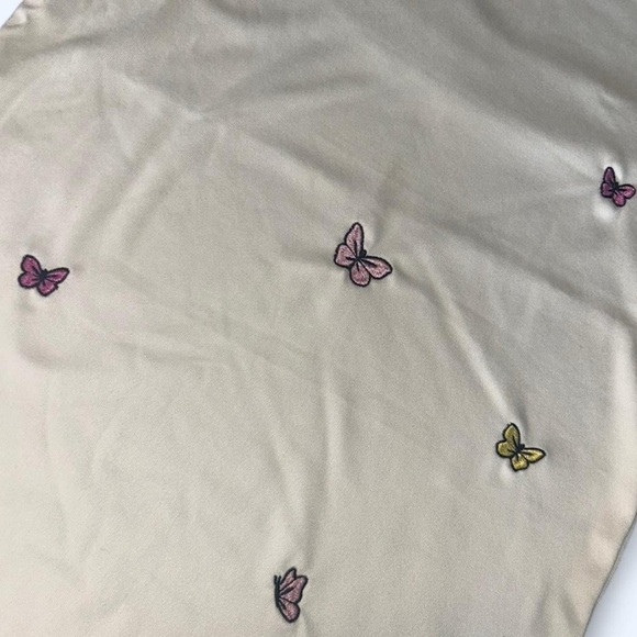 Heart Hips Cream and Pink Short Sleeve Tee with Butterfly Print - Picture 2 of 3